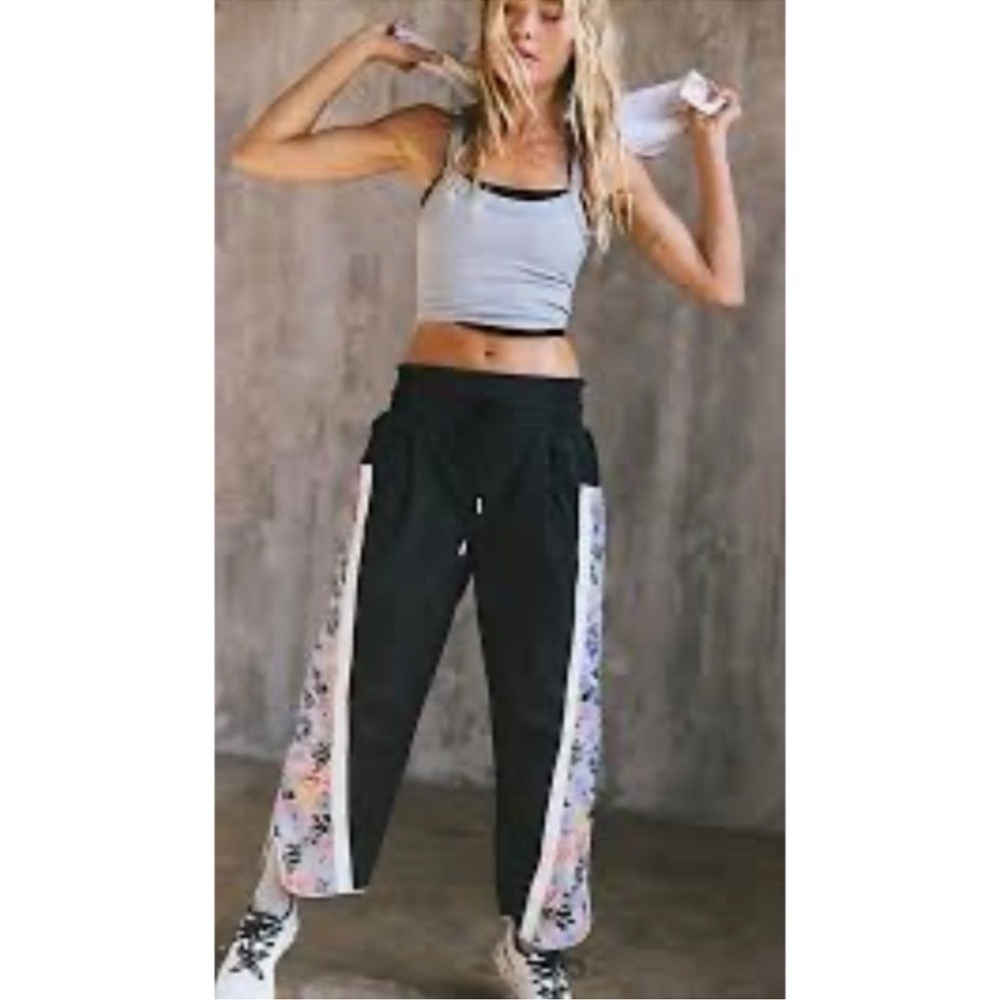 Free People Movement Champ Pants - Medium - NWT